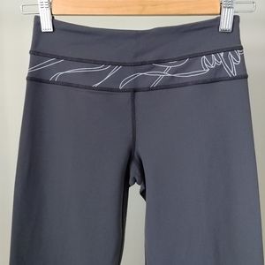 Lululemon Groove Crop Pants Grey Pattern Size 2